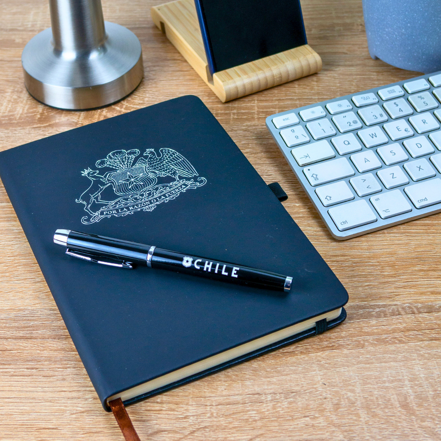 Agenda Eterna Escudo de Chile + Bolígrafo Premium